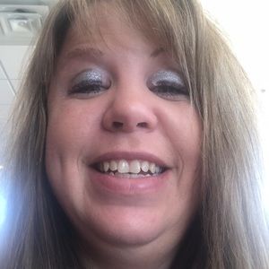 Meet your Posher, Laurie